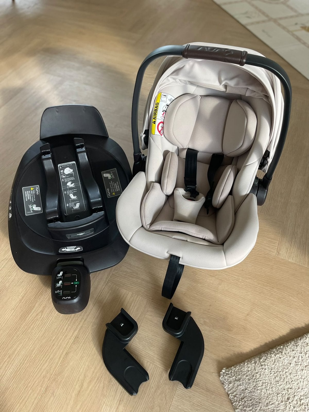 Nuna Arra Next autostoel + Next base 360 + adapters, Kinderen en Baby's, Slaapstand, Zo goed als nieuw, Isofix, 0 t/m 13 kg