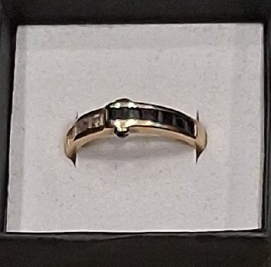 18 karaat gouden ring met saffier., Sieraden, Tassen en Uiterlijk, Ringen, Ophalen of Verzenden, Met edelsteen, Dame, Goud