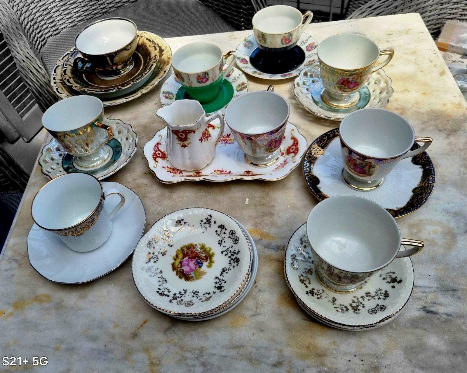 Diverse collectie antiek servies en decoratie, Ophalen