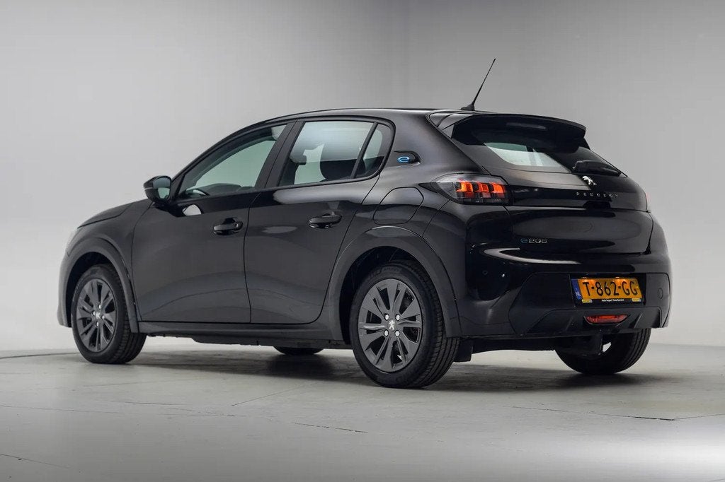 Peugeot e-208 20EV Active Pack 50kWh 3-fase [ LED Navi Apple, Auto's, Peugeot, Gebruikt, Parkeersensor, Zwart, Origineel Nederlands