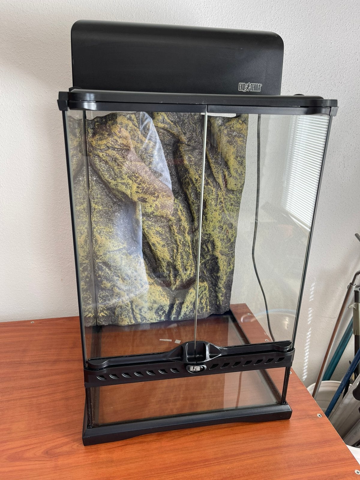 Exo Terra terrarium 30x30x45cm met lichtkap, Ophalen, Zo goed als nieuw