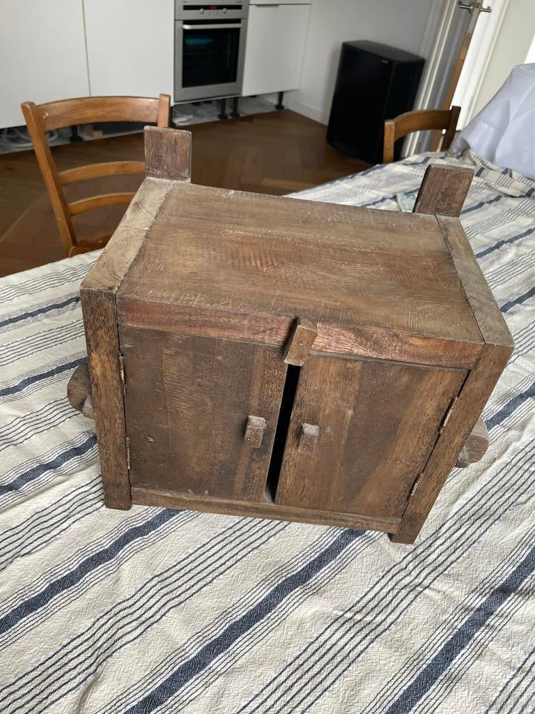 Landelijk houten kastje - met ophangsysteem, Huis en Inrichting, Ophalen, Zo goed als nieuw