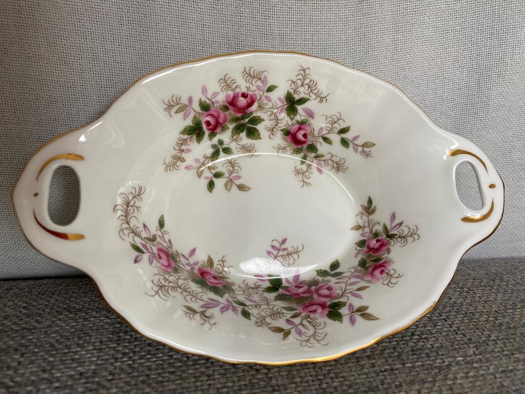 Bononschaaltje Royal Albert Lavender Rose, Ophalen, Zo goed als nieuw, Porselein, Overige typen
