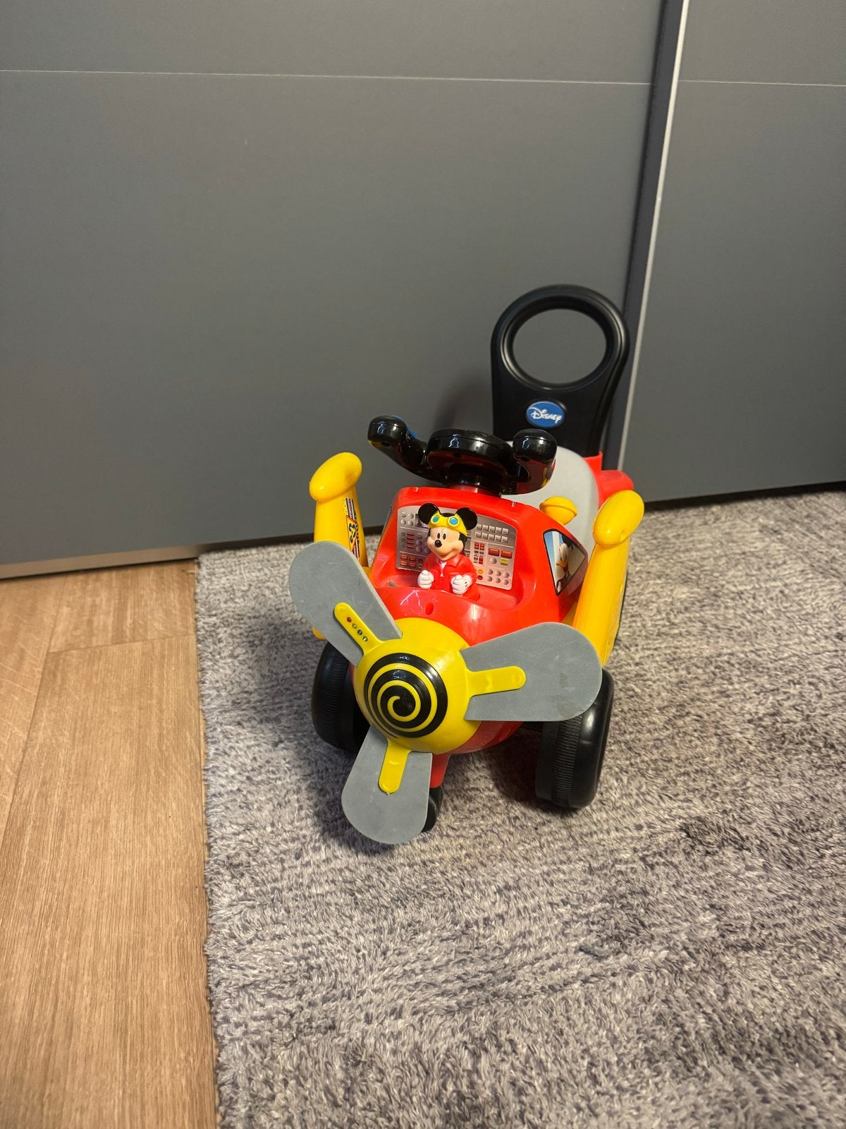 Mickey Mouse Vliegtuig Loopauto - Zo goed als nieuw, Ophalen, Zo goed als nieuw, Loopvoertuig