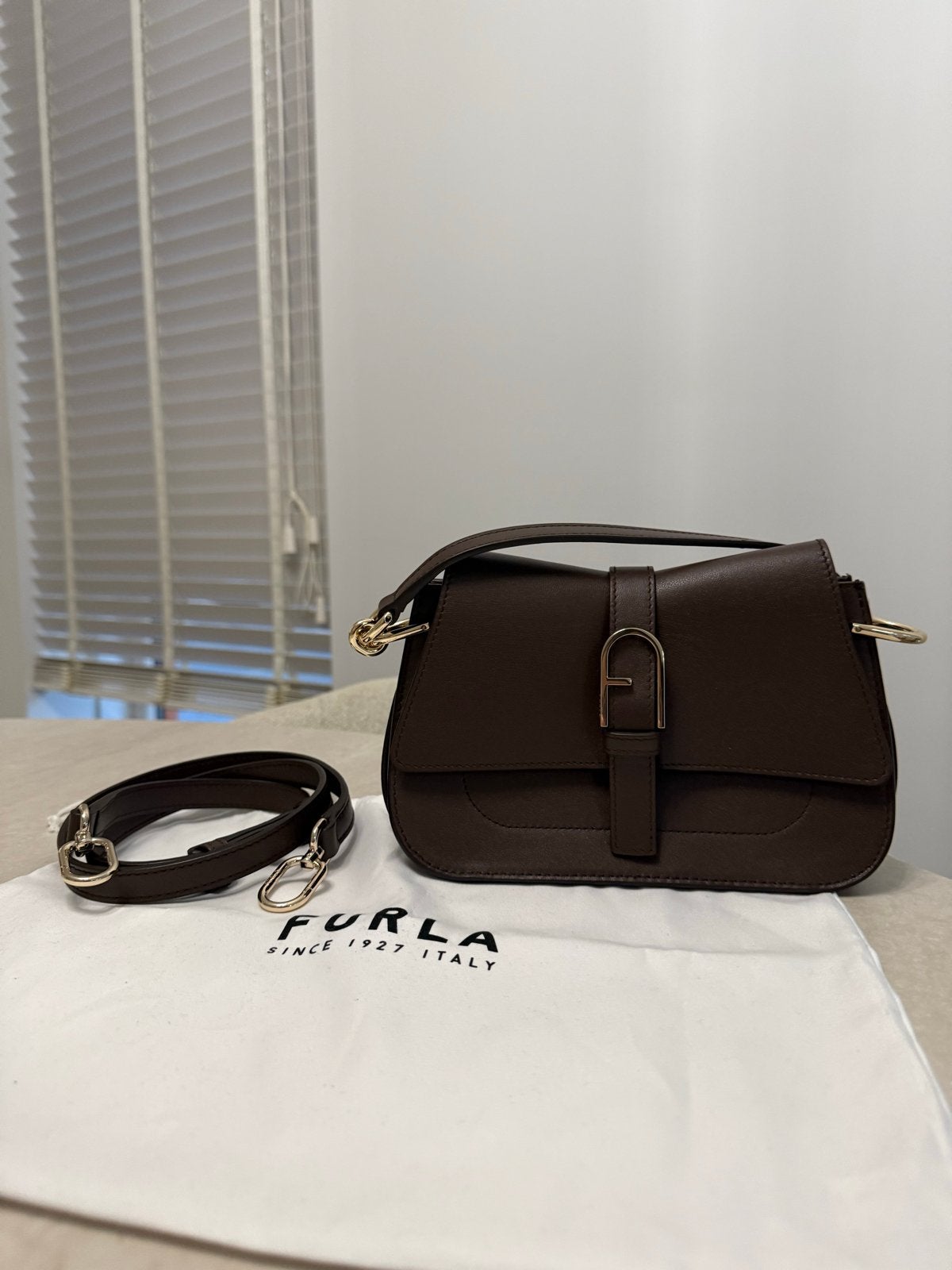 Furla Flow mini schoudertas, Sieraden, Tassen en Uiterlijk, Ophalen, Zo goed als nieuw, Bruin, Schoudertasje
