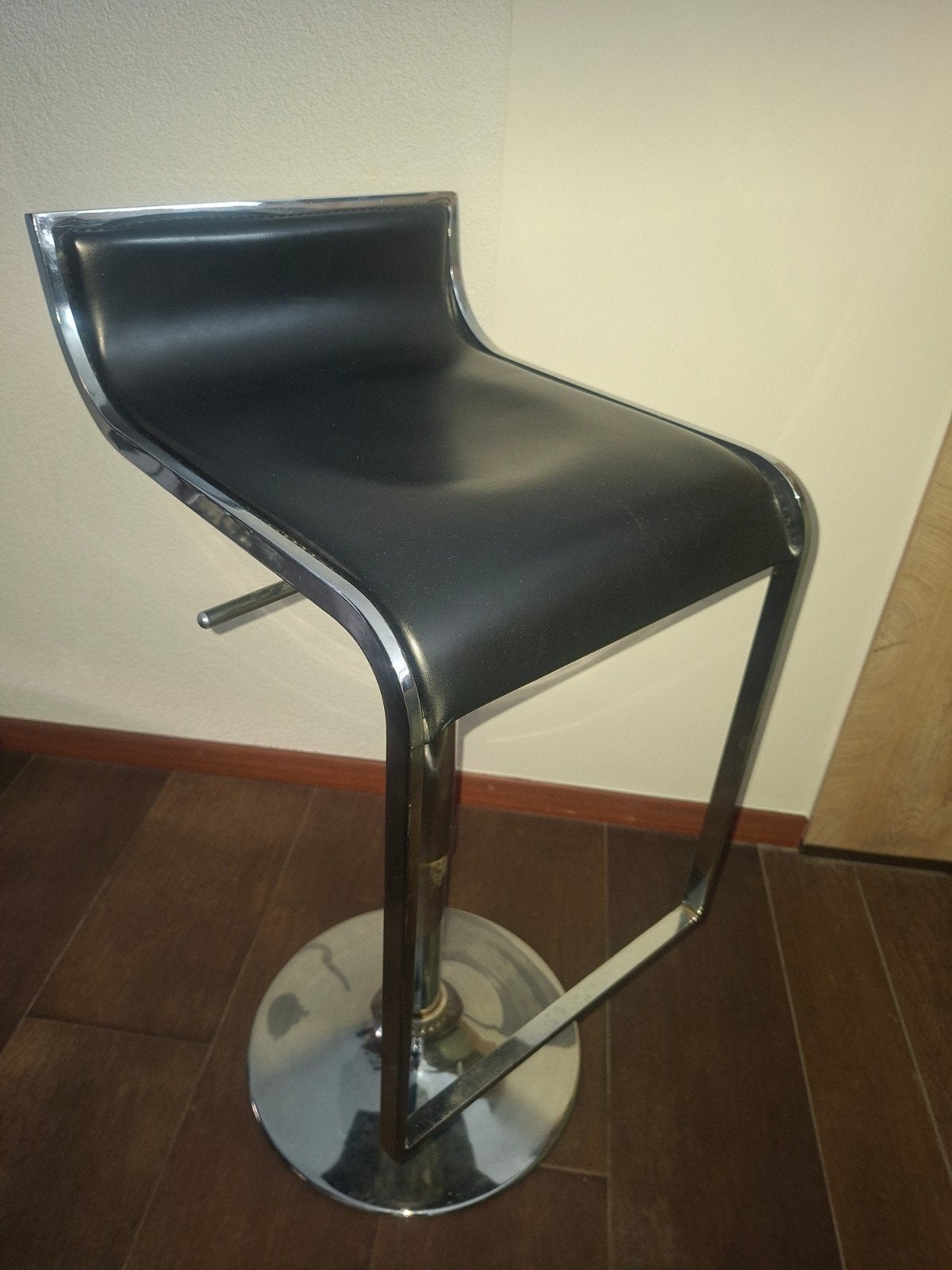 Moderne barkrukken, zwart met chroom (2 stuks), Ophalen, Gebruikt, 60 tot 90 cm, In hoogte verstelbaar