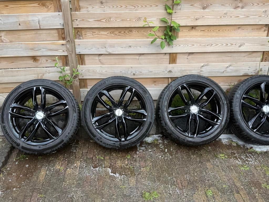 Velgen set met continental  zomerbanden, Auto-onderdelen, Banden en Velgen, Ophalen, 215 mm, 17 inch, Band(en)