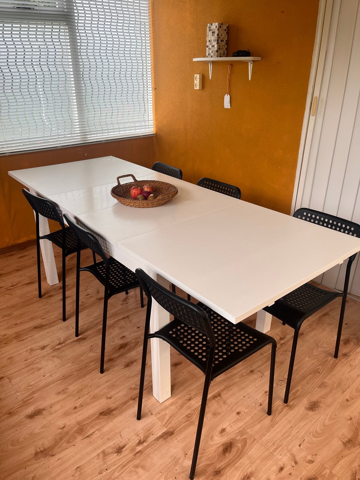 Foto 7 van Uitschuifbare eettafel - 3 lengtes - Zo goed als nieuw