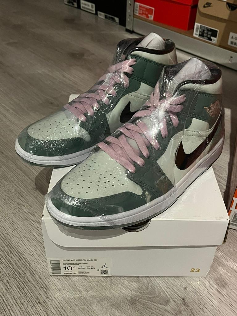 Nieuwe WMNS Air Jordan 1 Mid SE Dutch Green/Black-Barely Gre, Ophalen of Verzenden, Nieuw, Groen, Sneakers of Gympen