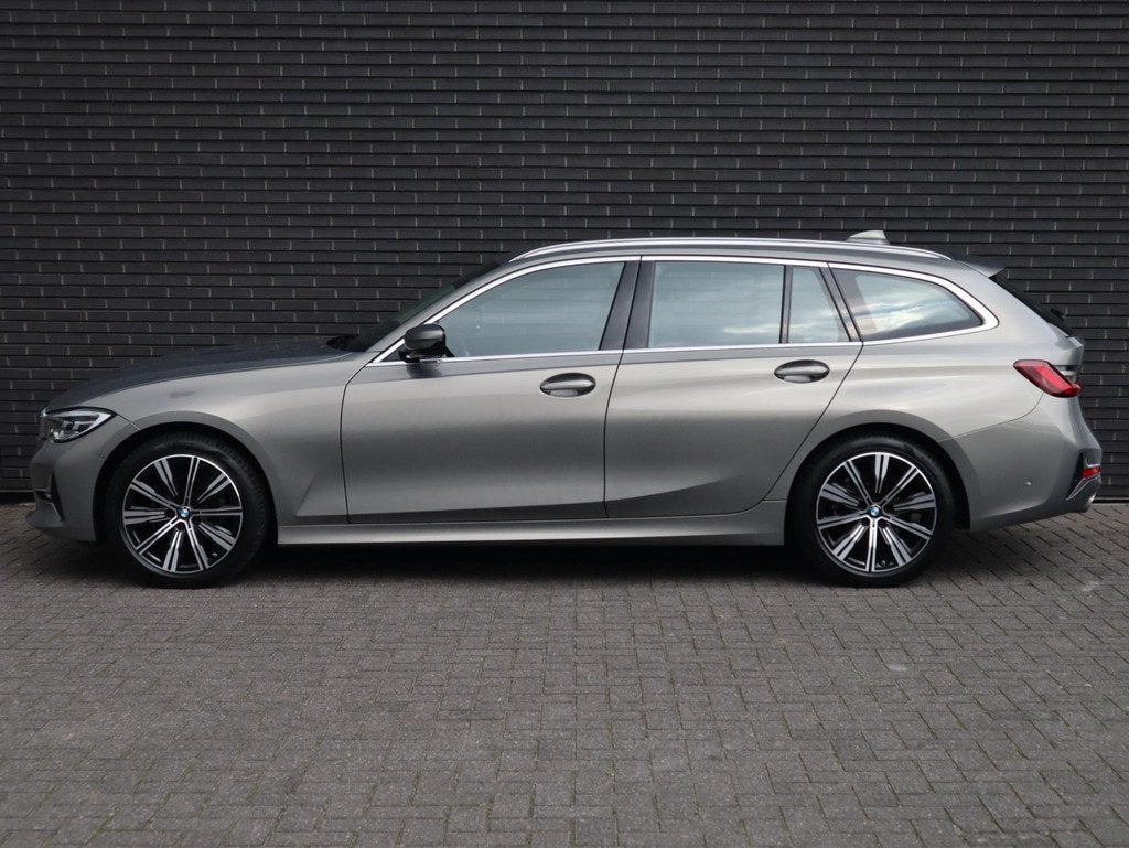 BMW 3-serie Touring 318i Executive Luxury Line / Trekhaak /, Automaat, 1998 cc, Gebruikt, Metallic lak