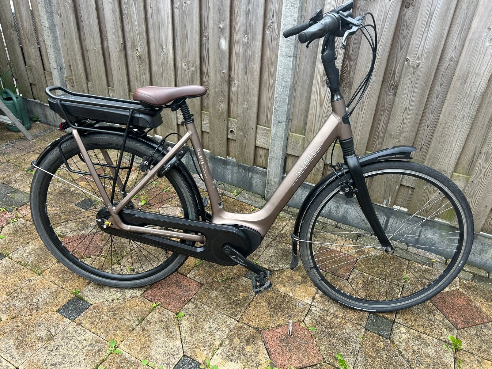 Gazelle grenoble c7+elektriche  fiets met bosch m motor, Fietsen en Brommers, Elektrische fietsen, Ophalen, Zo goed als nieuw