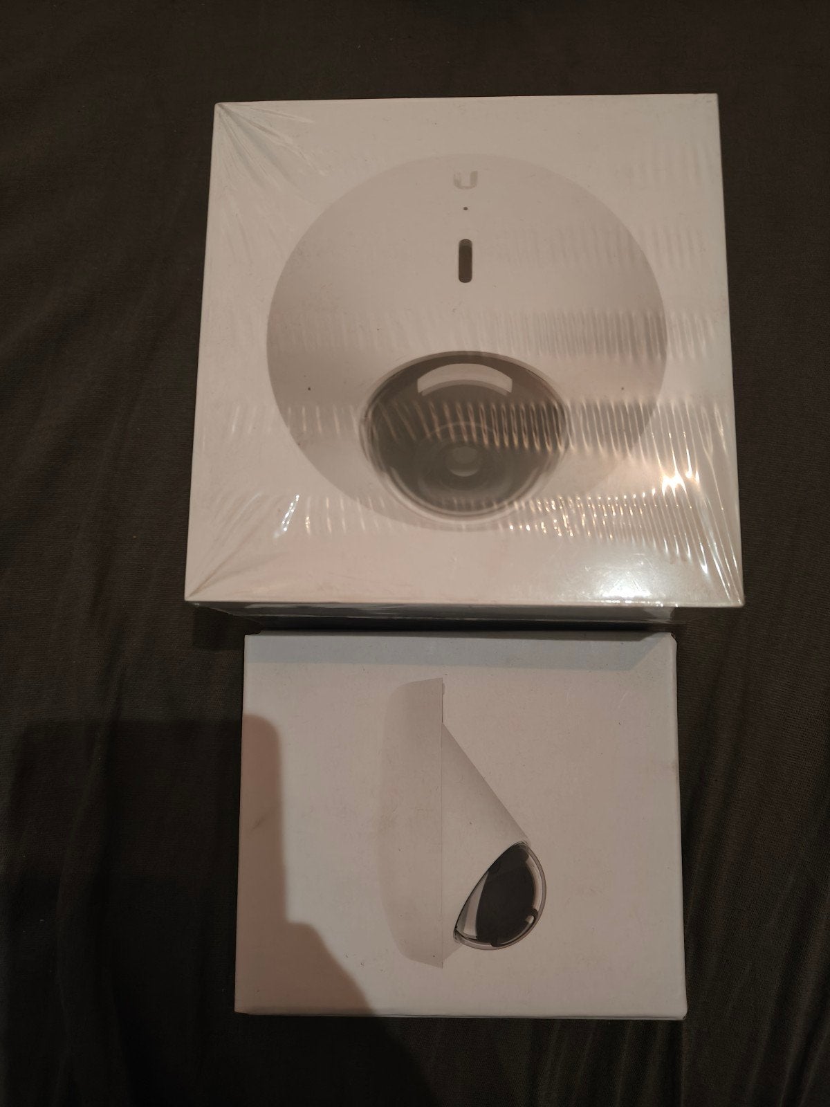 Ubiquiti UVC-G4-Dome + mount - ongebruikt, Audio, Tv en Foto, Ophalen of Verzenden, Nieuw, Buitencamera