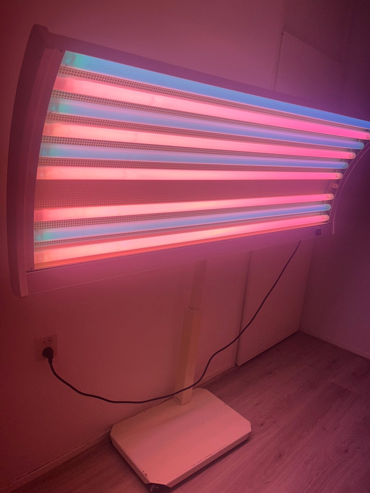 Supersun Zonnehemel met Cosmedico- en Snelbruinlampen, Ophalen, Zo goed als nieuw, Zonnebank enkelzijdig, 10 tot 15 lampen