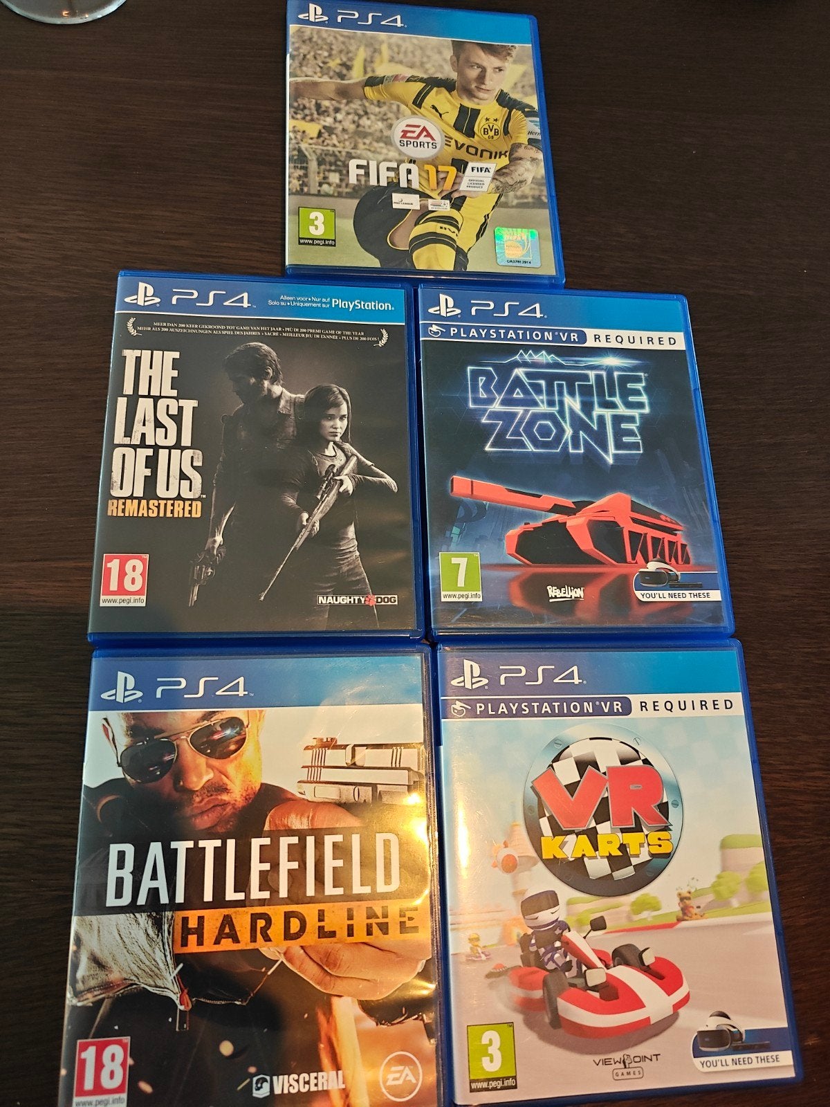 PS4 Games: FIFA, The Last of Us, Battlefield, Battlezone,, Gebruikt, Vanaf 18 jaar, Overige genres, Virtual Reality