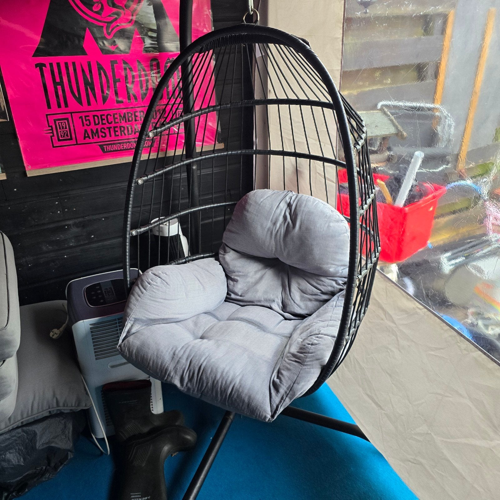 Comfortabele hangstoel met kussen - Zwart metaal, Ophalen, Gebruikt, Modern, Lounge, Zwart