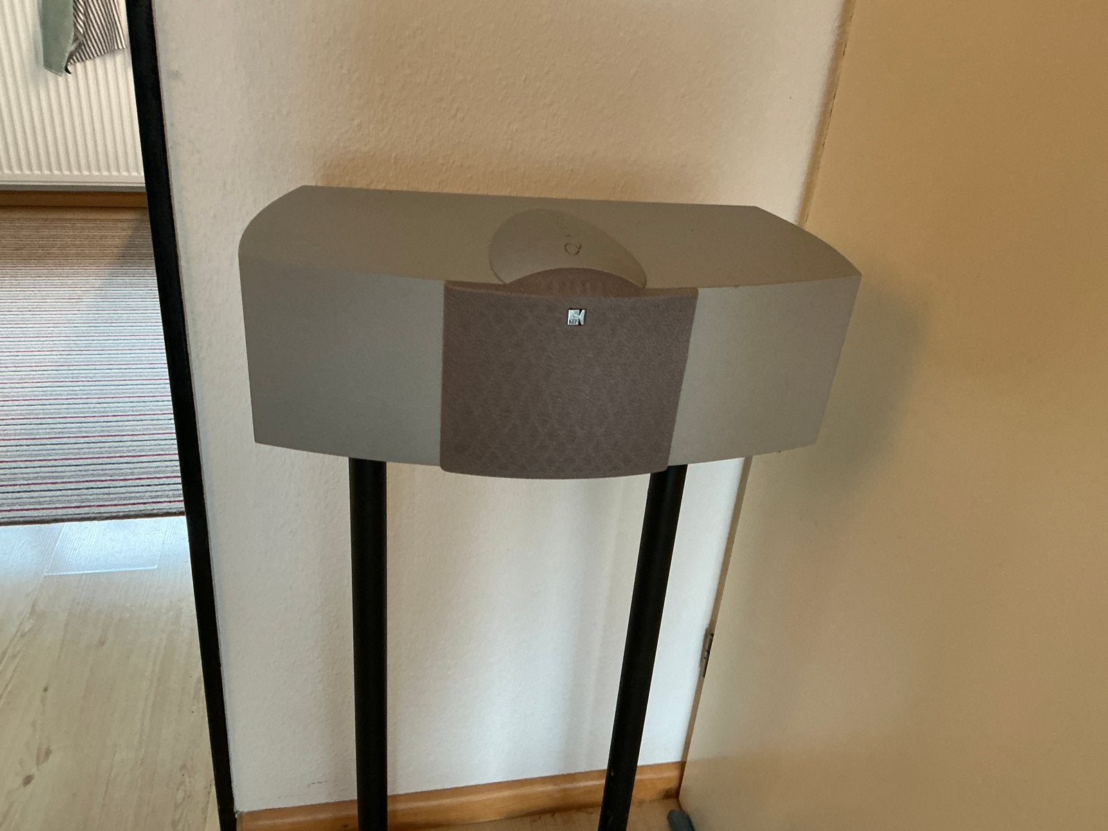 Kef Center Speaker., Overige merken, Ophalen of Verzenden, Zo goed als nieuw, 60 tot 120 watt