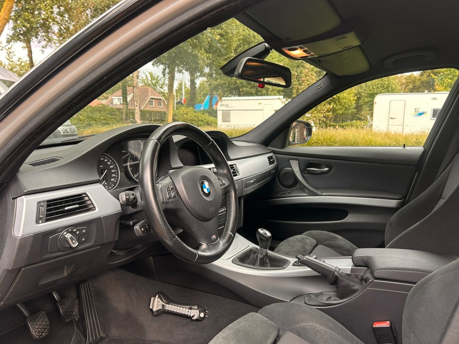BMW 3-serie 318i Business Line Sport Aut. | M-Pakket | Xenon, Auto's, Euro 5, Achterwielaandrijving, Zwart, Alcantara