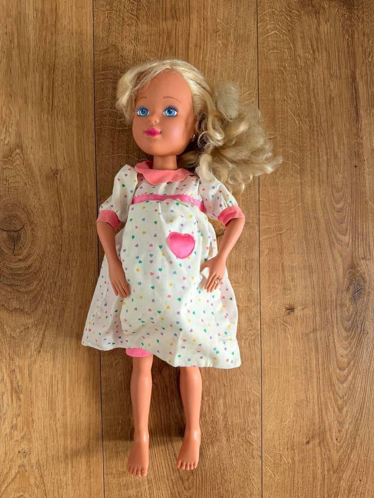 Mama krijgt een baby - pop met baby en jurken, Verzenden, Gebruikt, Overige typen