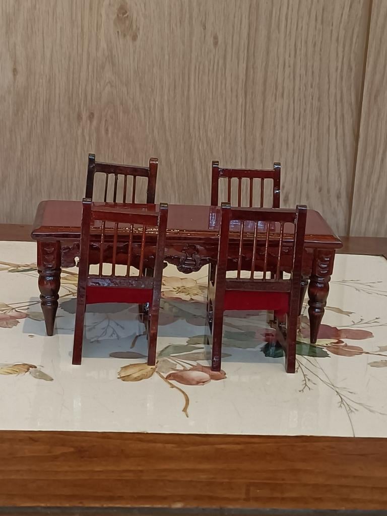 Luxe eettafel met stoelen poppenhuis 1:12, Ophalen of Verzenden, Gebruikt, Poppenhuis
