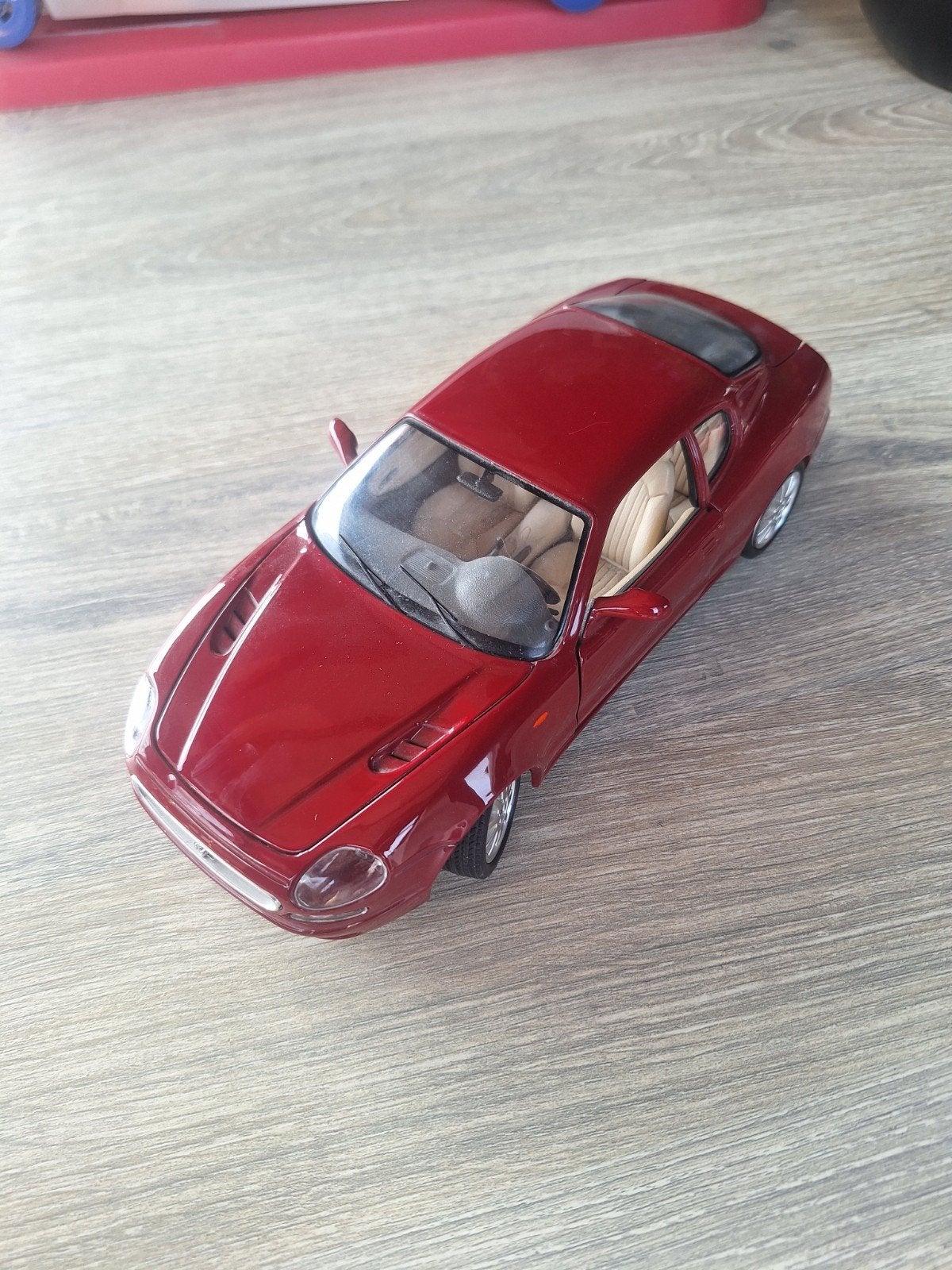 Maserati 3200 GT modelauto - Bburago, Ophalen of Verzenden, Zo goed als nieuw, Auto, Bburago
