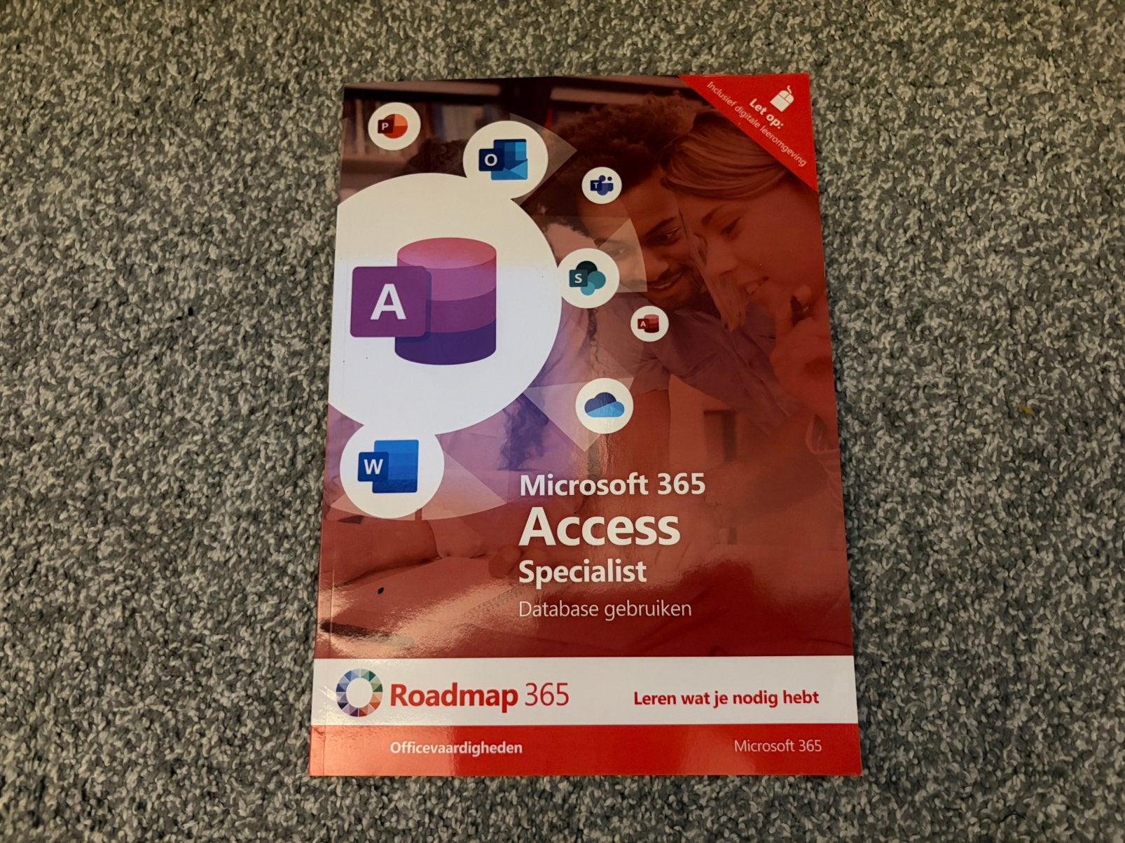 Microsoft 365 Acces hulpboek roadmap, Boeken, Ophalen of Verzenden, Zo goed als nieuw, Niet van toepassing
