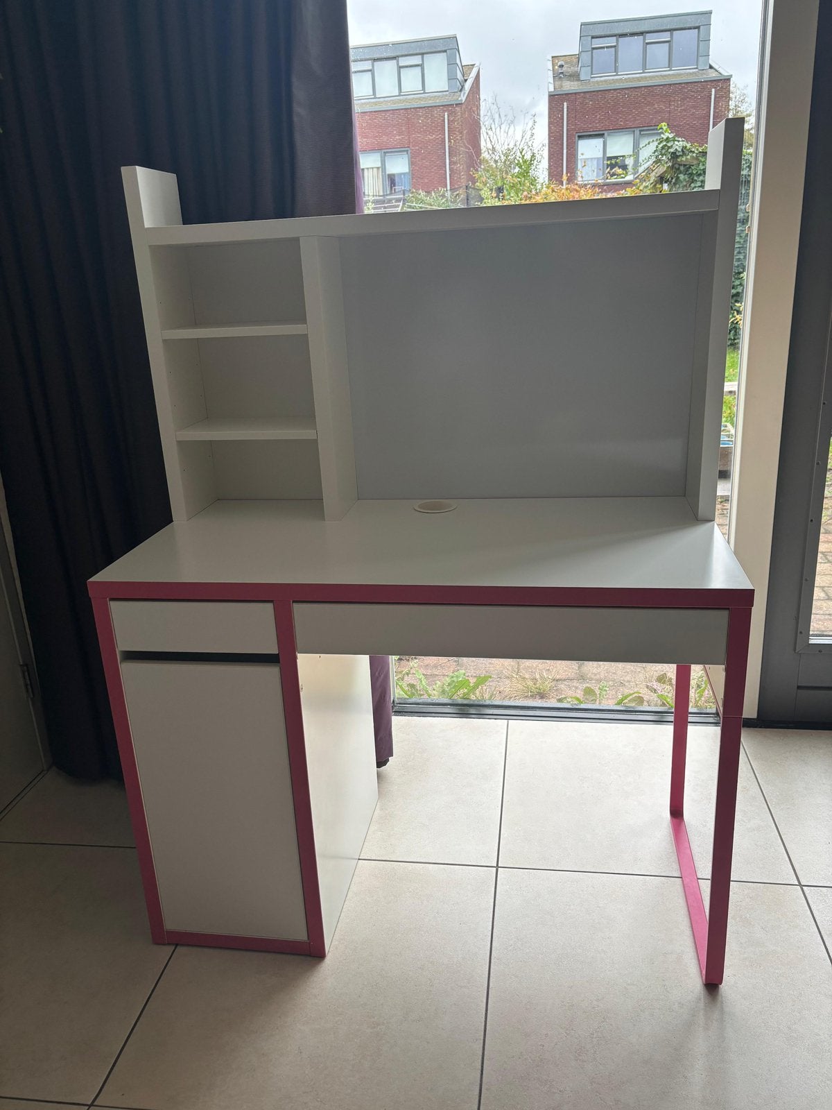MICKE kinder bureau ikea wit met roze, Huis en Inrichting, Ophalen, 105 cm, Gebruikt, Kinderbureau