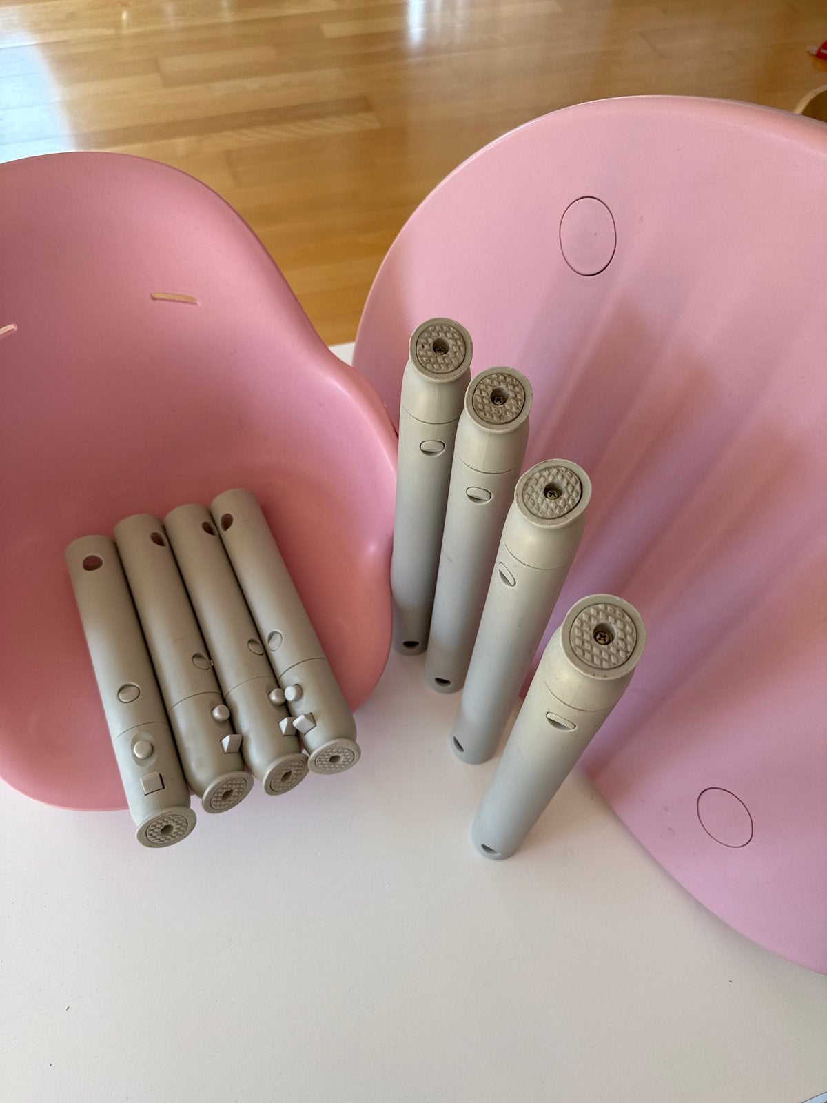 Roze kinderstoel met verstelbare poten, Ophalen, Zo goed als nieuw, Meegroeistoel
