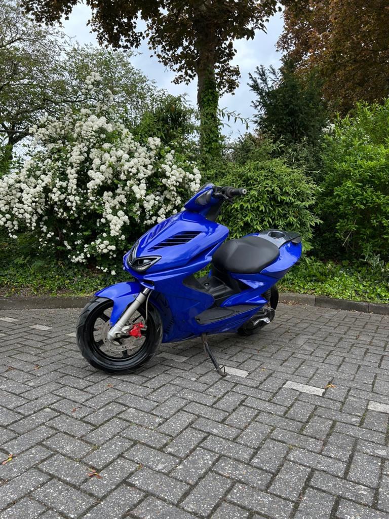 Yamaha Aerox, Fietsen en Brommers, Scooters | Yamaha, Ophalen, Zo goed als nieuw, Benzine, Aerox