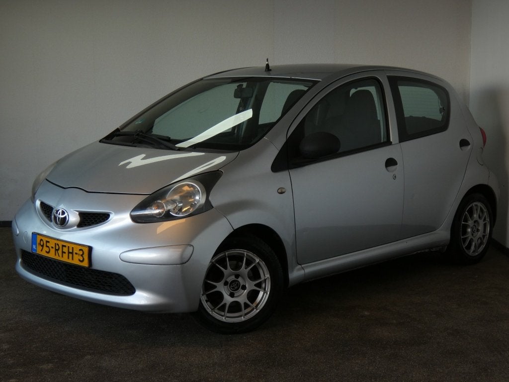 Toyota Aygo 1.0-12V NWE APK/AIRCO (bj 2008), Auto's, Gebruikt, 4 stoelen, 68 pk, Bedrijf