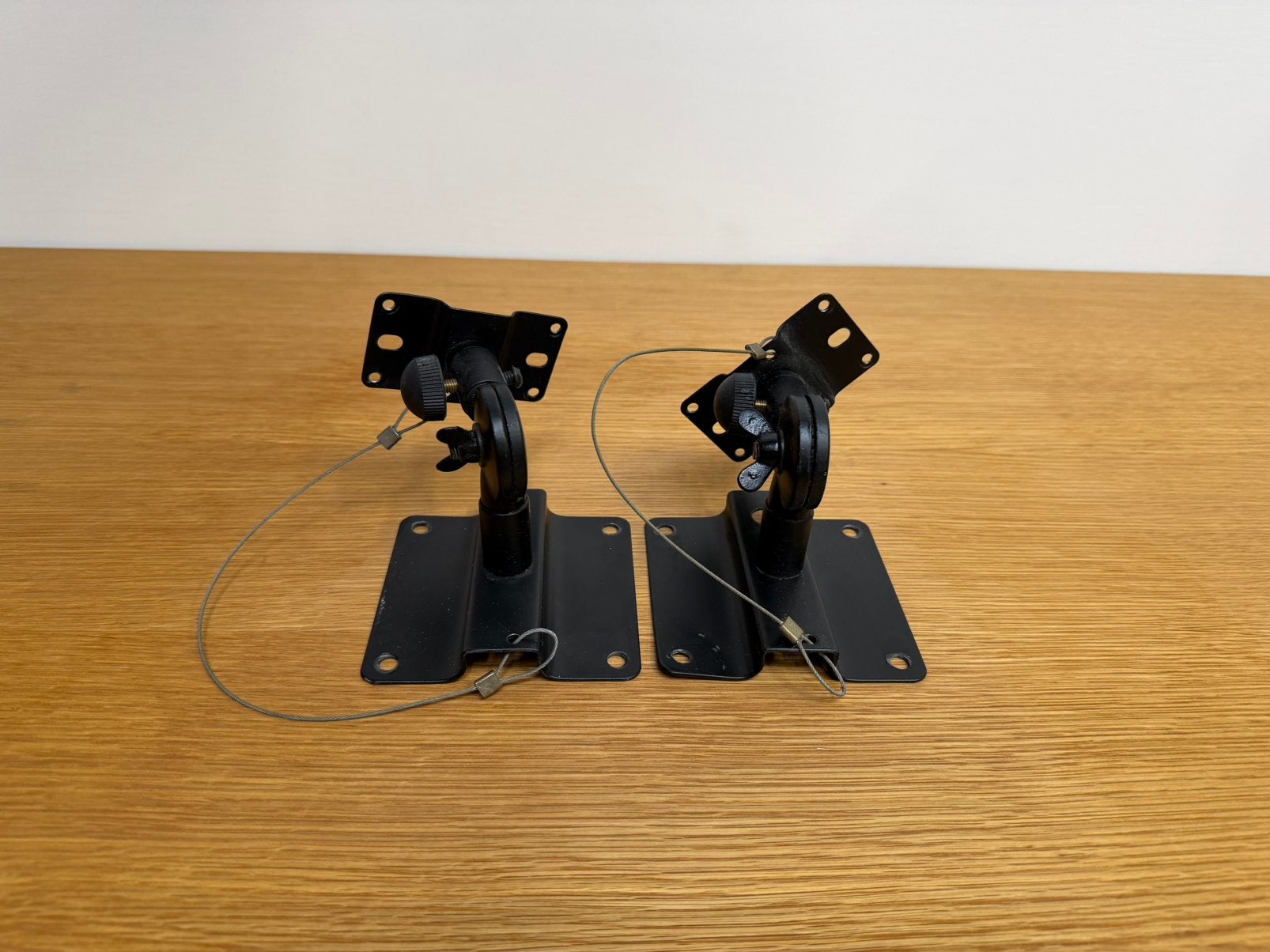 2x Universele luidspreker/ speaker beugels draai stelbaar, Audio, Tv en Foto, Luidsprekers, Zo goed als nieuw, Speakerset, Overige merken