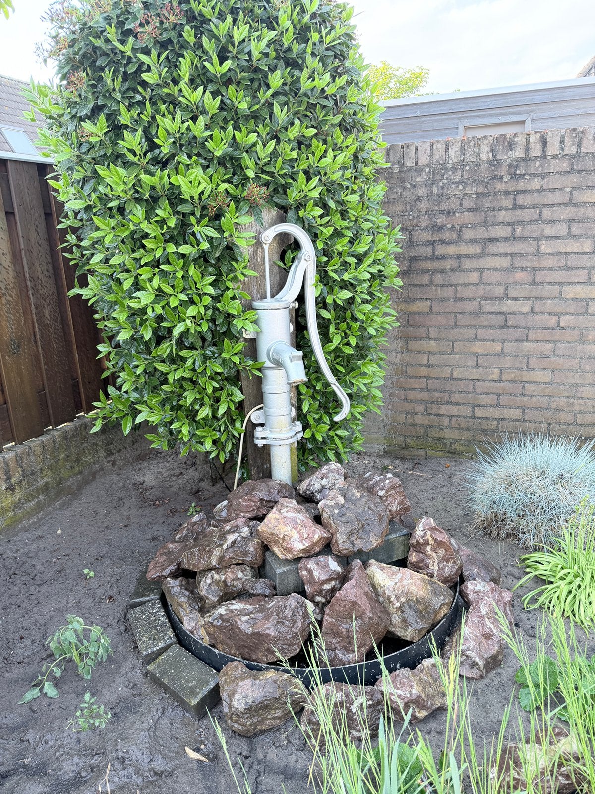 Sierwaterpomp / Handwaterpomp met elektrische pomp, Ophalen, Zo goed als nieuw, Gietijzer, Waterornament