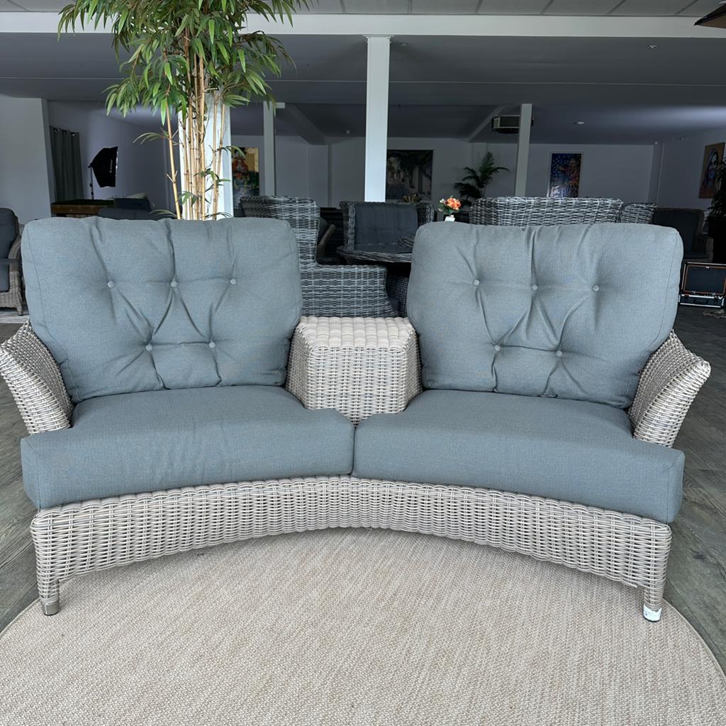 4 Seasons Outdoor (4SO) love seat – wicker – Goede staat!!
