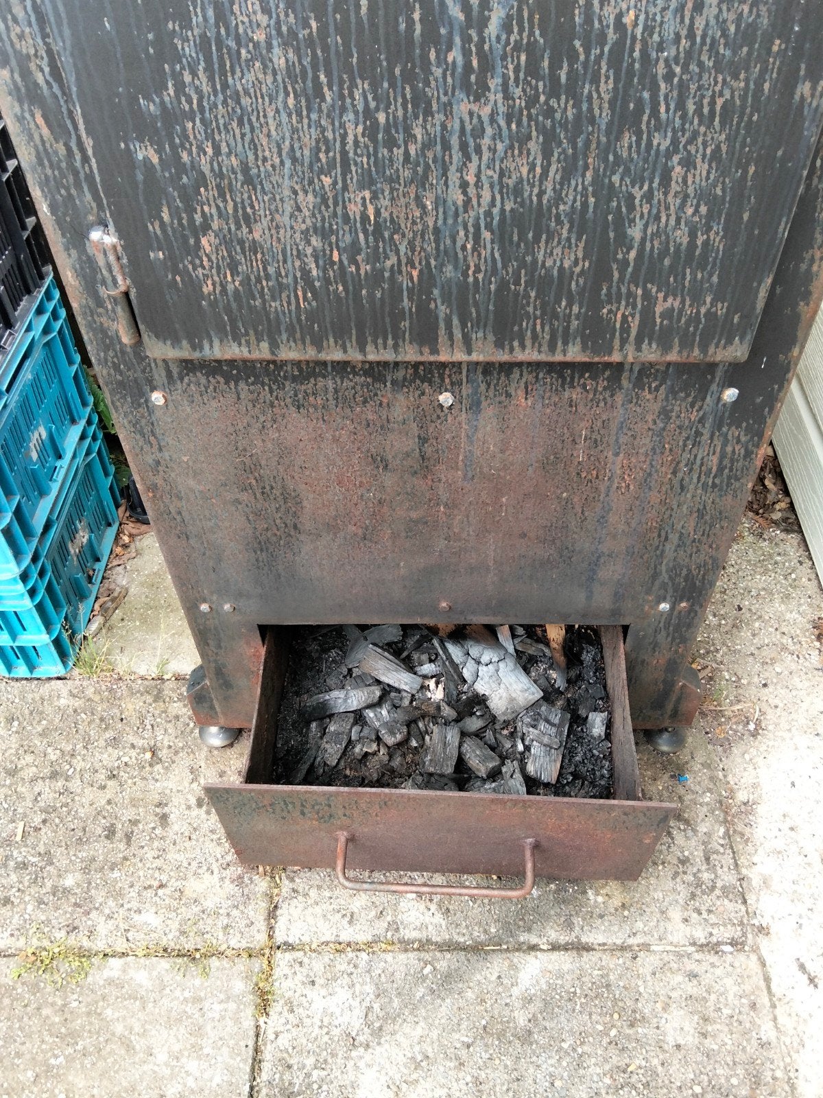 Grote rookkast, Ophalen