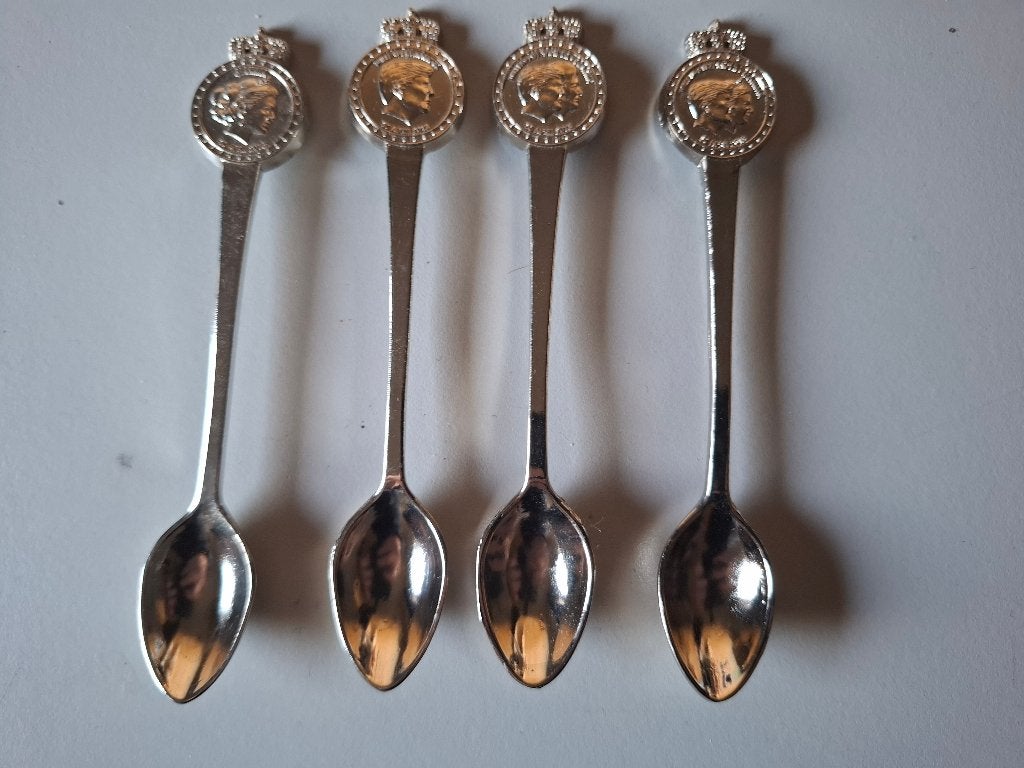 Douwe Egberts lepeltjes Maxima & Alexander, Verzamelen, Ophalen, Verzilverd, Zo goed als nieuw, Metaal