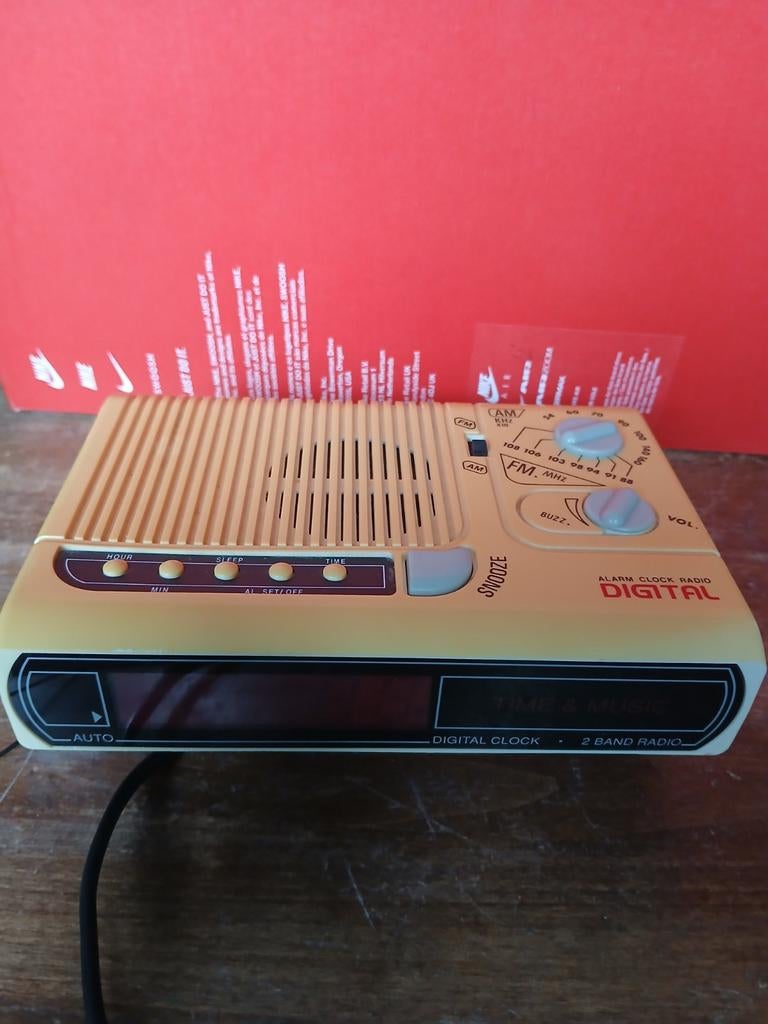 Hema Wekker Radio - Vintage Digitale Wekker met AM/FM, Verzenden
