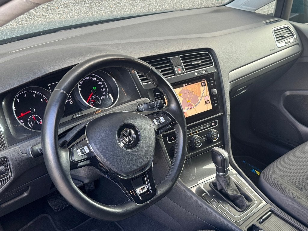 Volkswagen Golf R-Line DSG 19 Inch ACC Camera Vol Opties, Auto's, Stof, Gebruikt, Met garantie (alle), Bedrijf