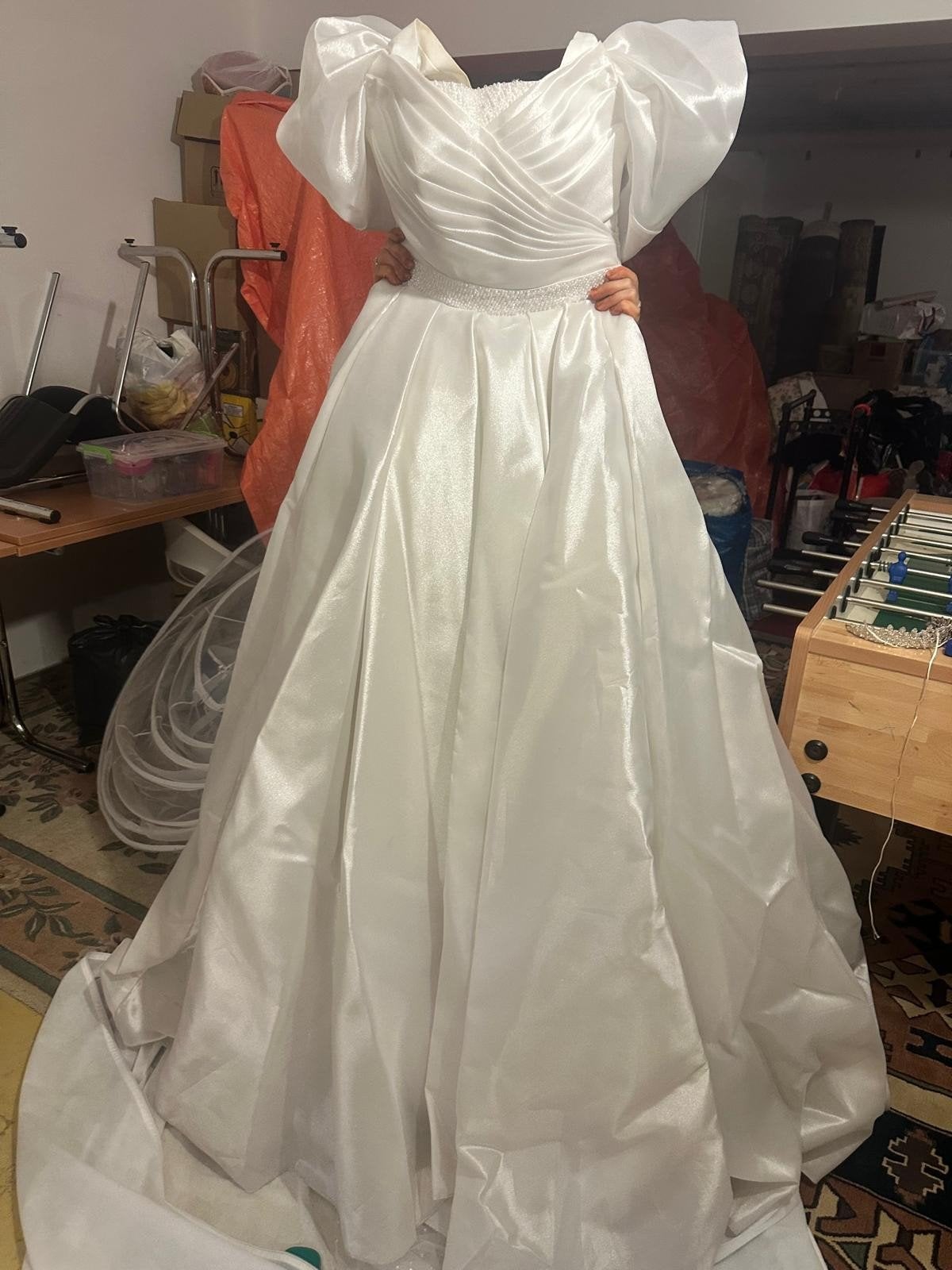 Elegante Trouwjurk met Pofmouwen en Kralen, Trouwjurk, Wit, Ophalen of Verzenden, Onbekend