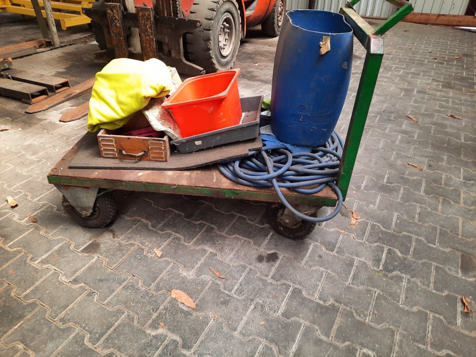 Transportkar 4-wielig, Doe-het-zelf en Verbouw, Transportwagens, 100 liter of meer, Ophalen, Transportkar