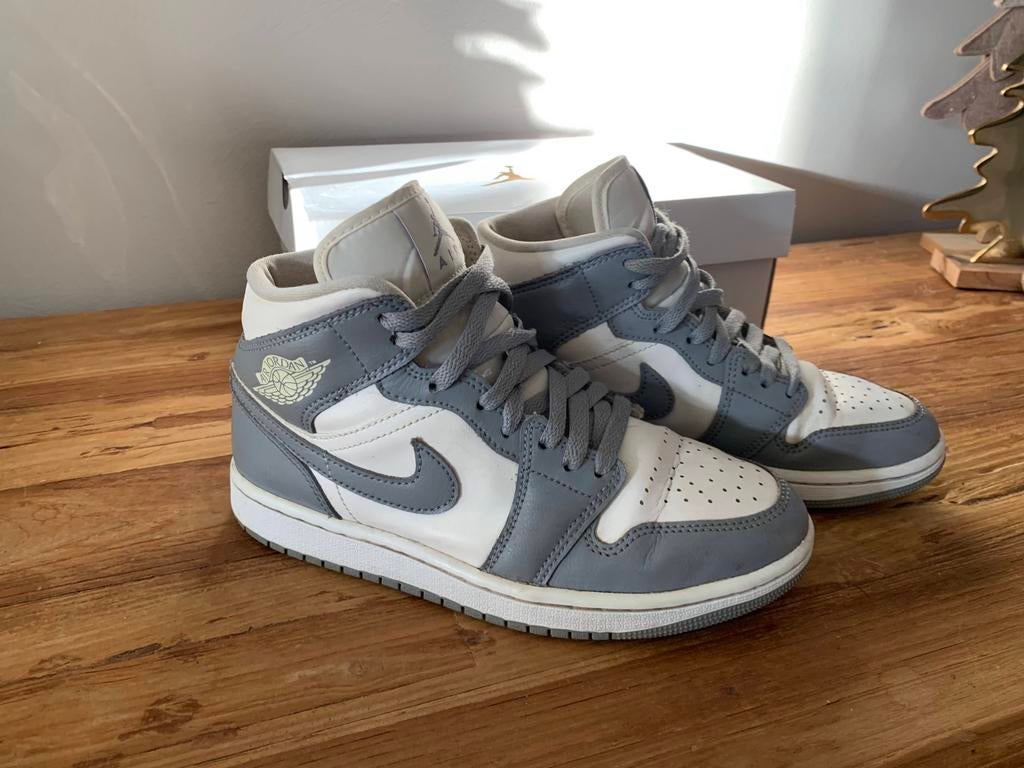 AIR Jordan 1 Mid Stealth Sneakers Maat 38 WMNS, Ophalen of Verzenden, Gedragen, Sneakers of Gympen