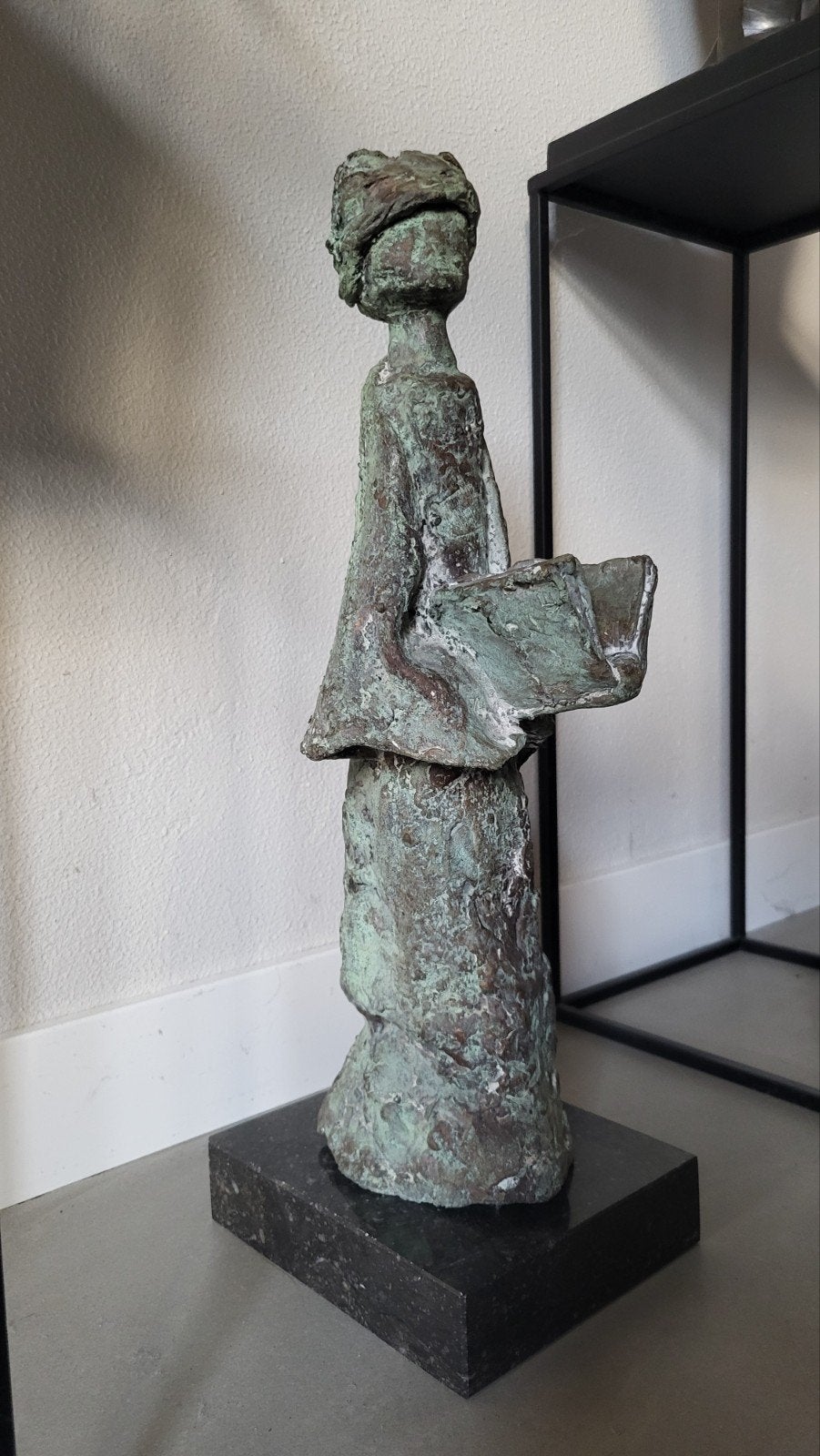 Bronzen beeld "De rechten filosoof" van Renée Eggers, Ophalen, Brons, 20 - 50 cm, Op sokkel