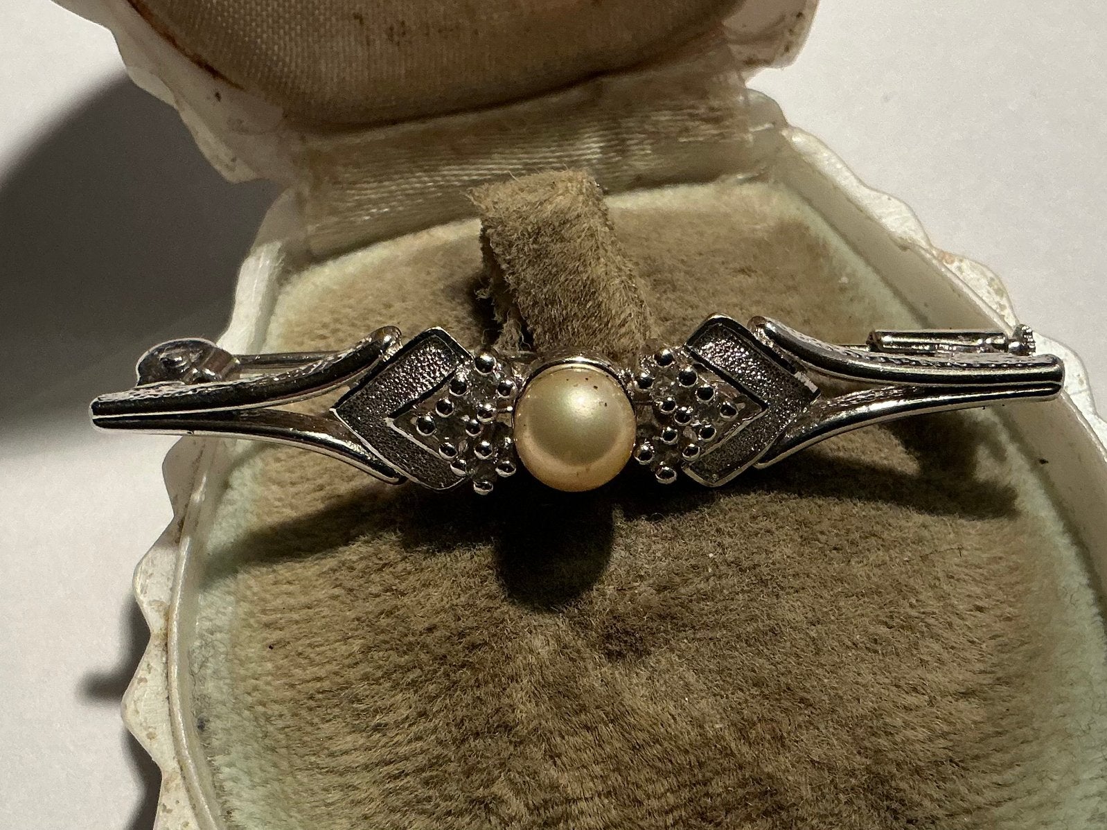 ZILVEREN BROCHE MET PAREL, Sieraden, Tassen en Uiterlijk, Verzenden, Zilver, Broche