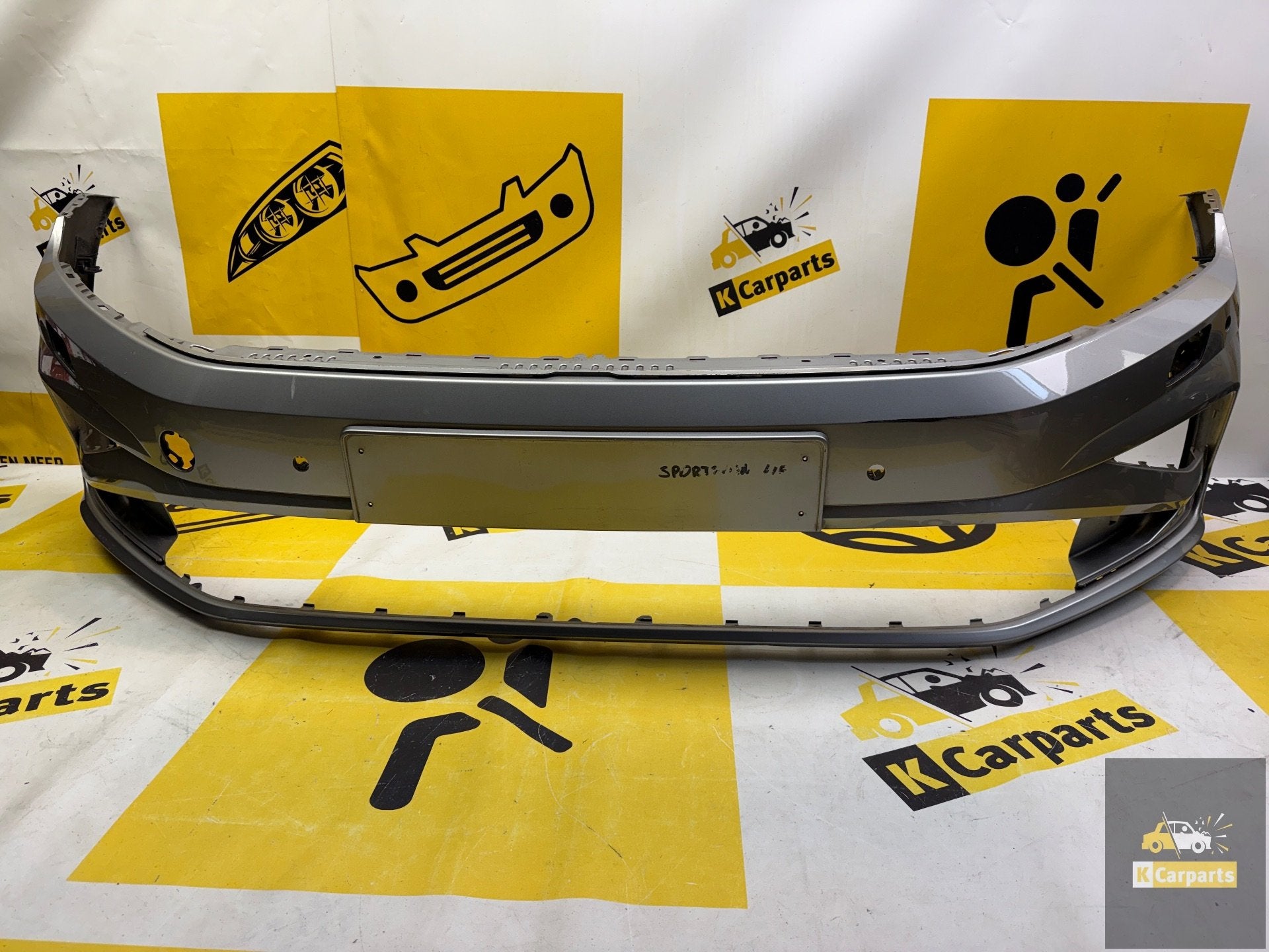 Voorbumper Volkswagen Golf Sportsvan Facelift 510807221M, Gebruikt, Volkswagen AG, Bumper, Berliner Ring 2
38440  Wolfsburg, DE