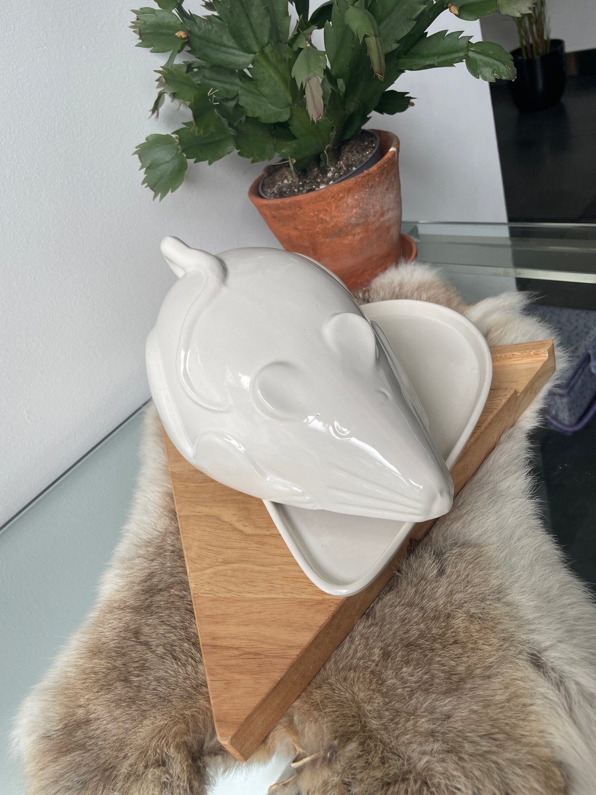 Kaasstolp in de vorm van een muis met houten plateau, Hout, Ophalen of Verzenden, Wit, Overige typen