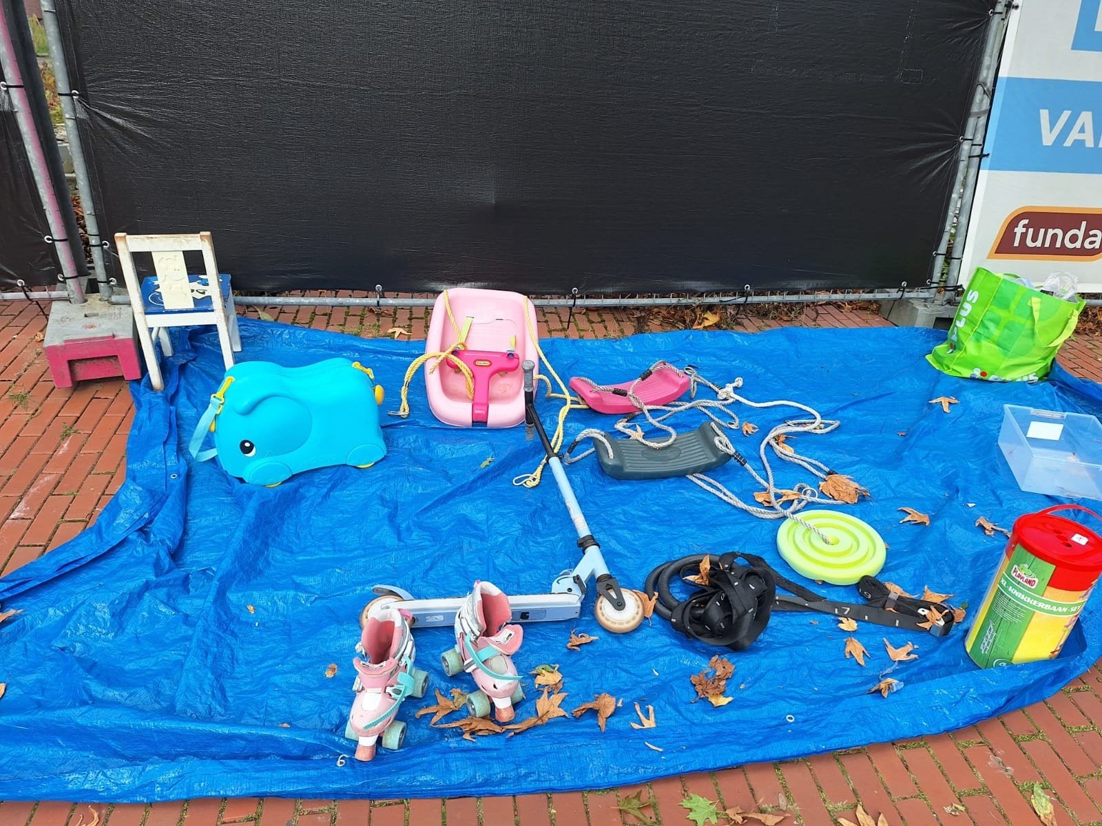 Diverse speelgoedset: step, rolschaatsen, schommels en meer, Ophalen of Verzenden, Gebruikt