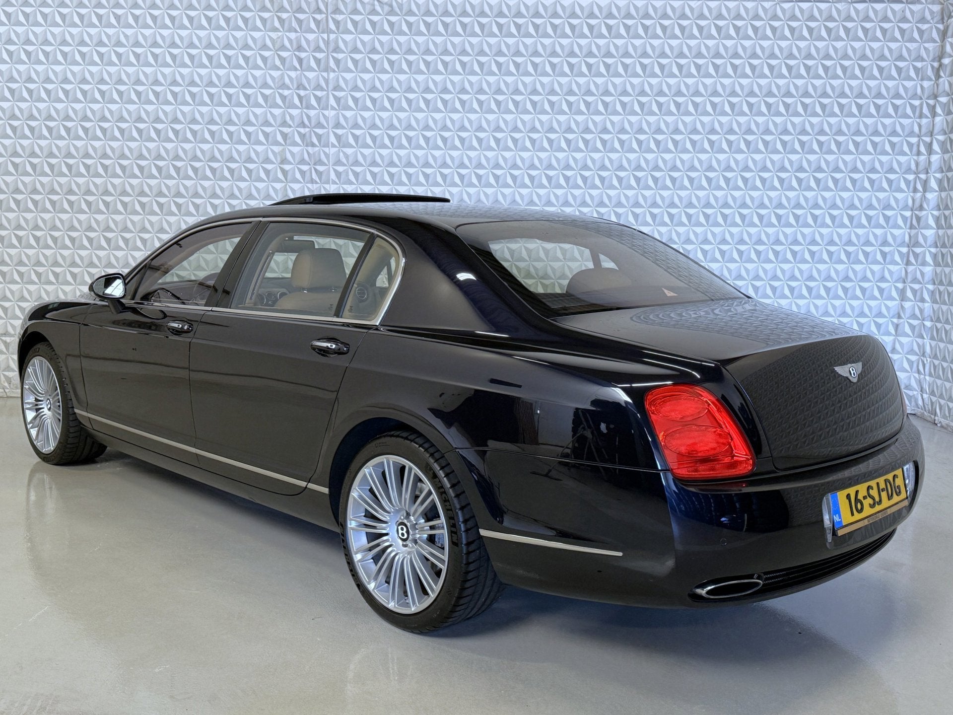 Bentley Continental Flying Spur 6.0 W12 / 187.000km (2006), Auto's, Bentley, Automaat, Gebruikt, Beige, 12 cilinders