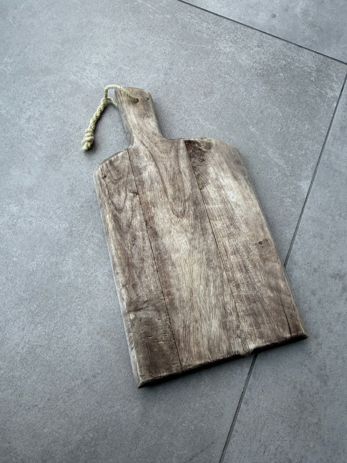 Rustieke houten snijplank / serveerplank, Huis en Inrichting, Keuken | Keukenbenodigdheden, Gebruikt, Snij-/serveerplank, Overige merken