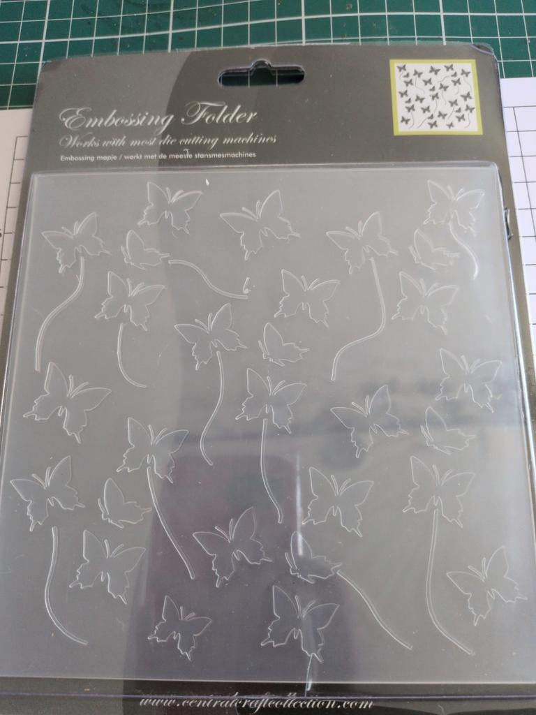 Embossing folder fladderende vlinders, Ophalen of Verzenden, Nieuw, Frame of Mal