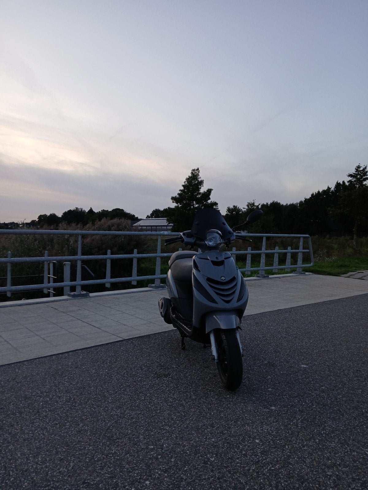 Zip 4t uit 2014 heel netjes!, Fietsen en Brommers, Ophalen, Maximaal 45 km/u, Zip, Zo goed als nieuw