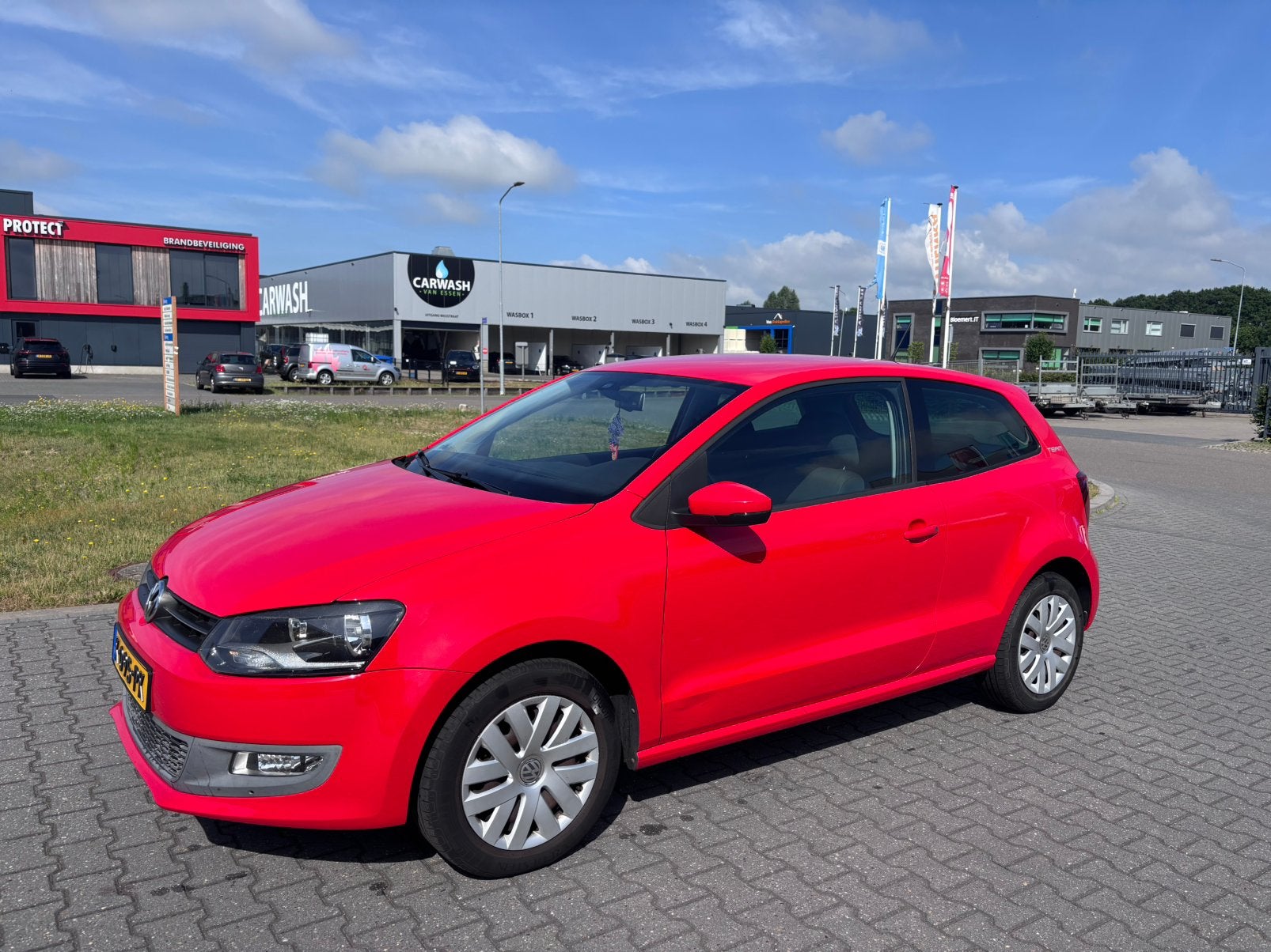 Volkswagen Polo 1.2 6V 44KW 5D My2009 2010 Rood, Voorwielaandrijving, 40 €/maand, Zwart, 1198 cc