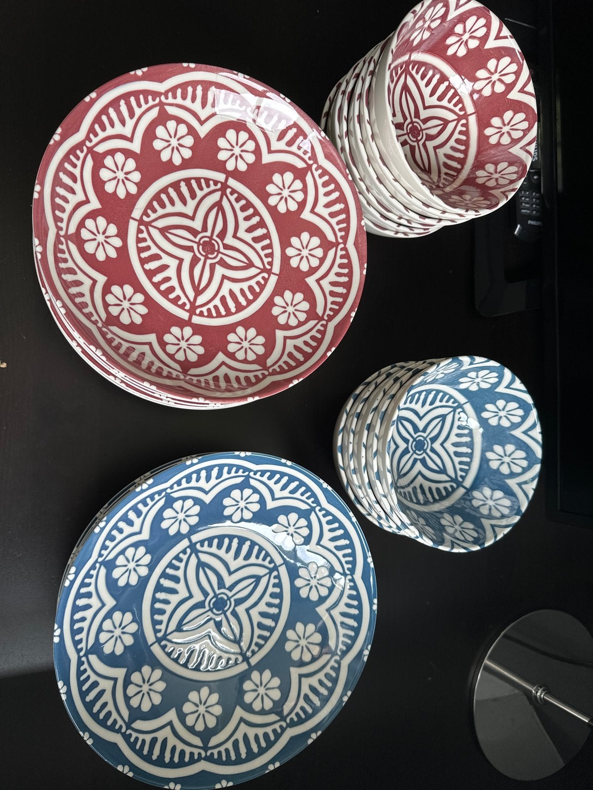 11 diepe borden met 11 bijpassende schaaltjes, Huis en Inrichting, Ophalen, Zo goed als nieuw, Keramiek, Bord(en)